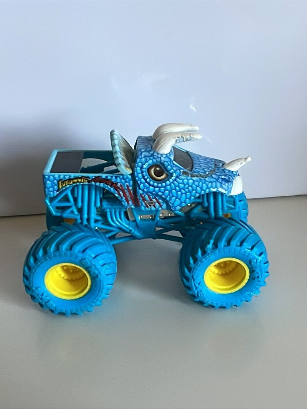 *♪ Monster Jam Truck - Spin Master- Jurassic Attack - Scale 1:64 *♪